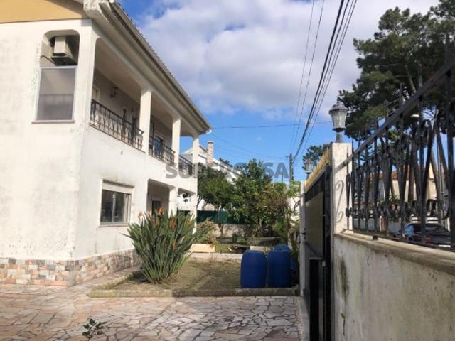 Moradia T4 em Charneca de Caparica e Sobreda
