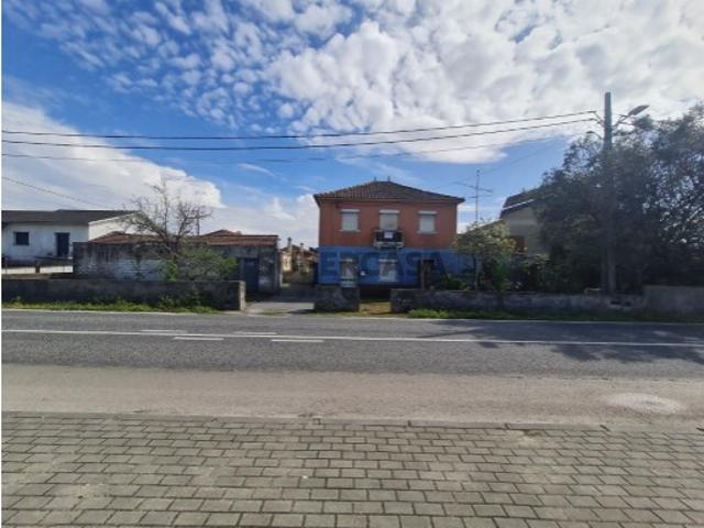 Moradia T4 em Coimbrão