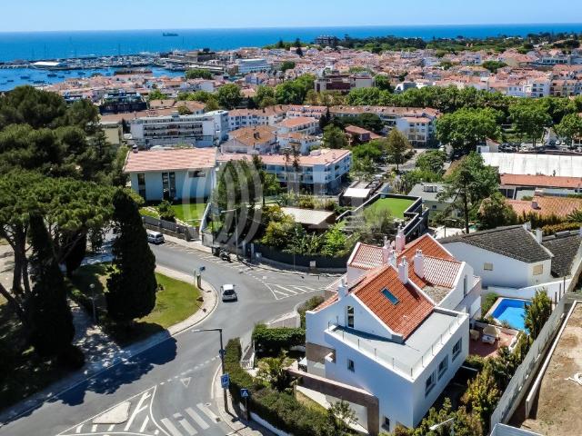 Moradia T4+1 em condomínio no centro de Cascais 0m² Cascais e Estoril