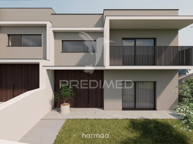 Moradia T4 em Construção