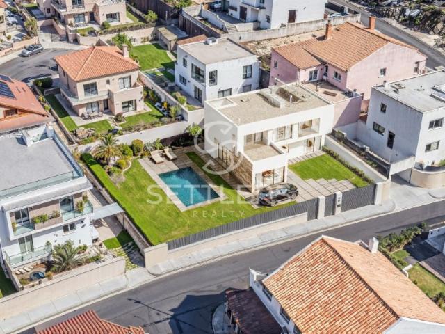 Moradia T4 em construção na Serra de Casal de Cambra