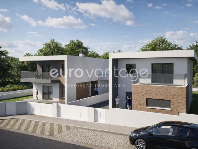 Moradia T4 em Construção | Ortigosa, Leiria