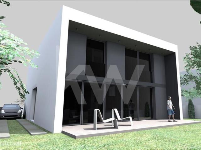 Moradia T4 em construo localizada na Rua das Fontes em Canidelo