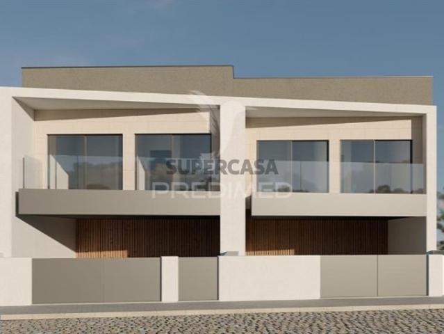 Moradia T4 em Coronado São Romão e São Mamede