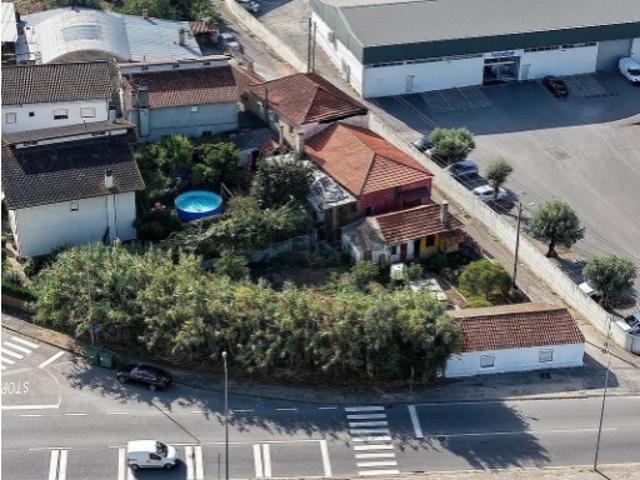 Moradia T4 em Eiras e São Paulo de Frades