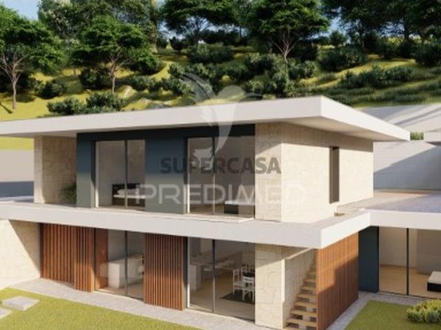 Moradia T4 em Esqueiros, Nevogilde e Travassós
