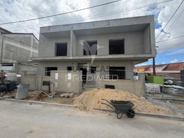 Moradia T4 em Fernão Ferro