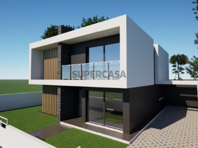 Moradia T4 em Fernão Ferro
