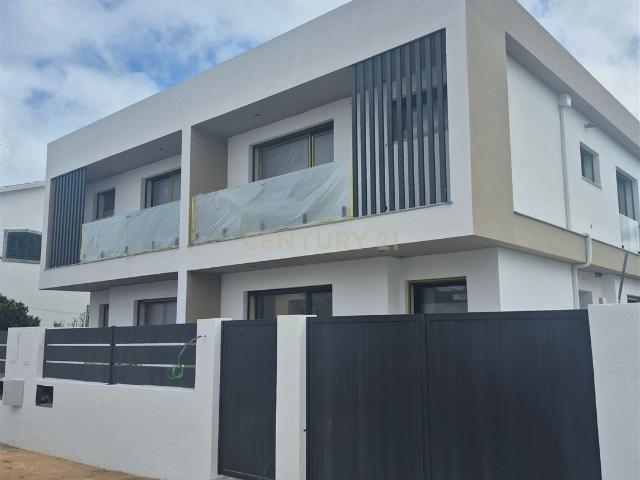 Moradia T4 em Fernão Ferro, Seixal 167m² Fernão ferro