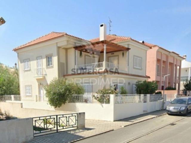 Moradia T4 em Grândola e Santa Margarida da Serra