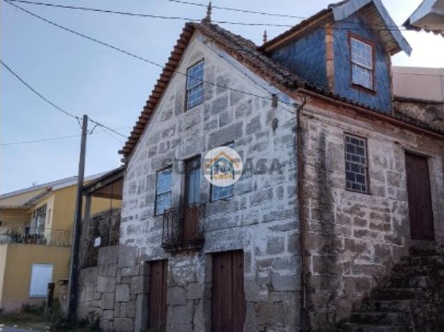 Moradia T4 em Pedra para Reconstrução em Silgueiros, Viseu