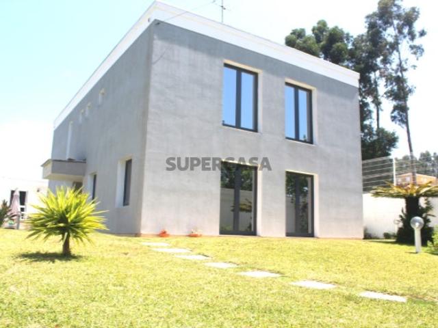 Moradia T4 em Pedroso e Seixezelo