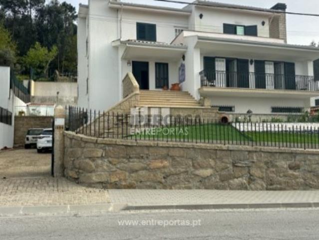 Moradia T4 em Penafiel