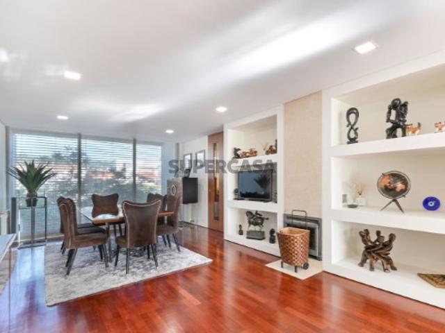 Moradia T4 em Perafita, Lavra e Santa Cruz do Bispo