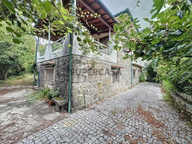 Moradia T4 em Prado São Miguel