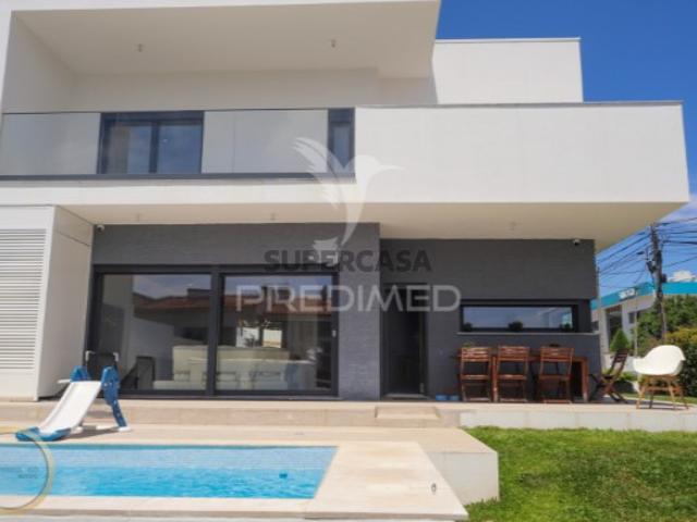 Moradia T4 em Ramada e Caneças