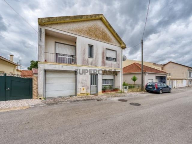 Moradia T4 em Rio Maior