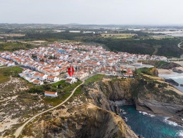 Moradia T4 em São Teotónio