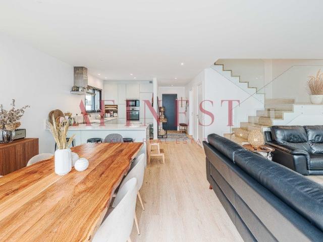 Moradia T4 Em São Domingos De Rana 127m² São Domingos De Rana