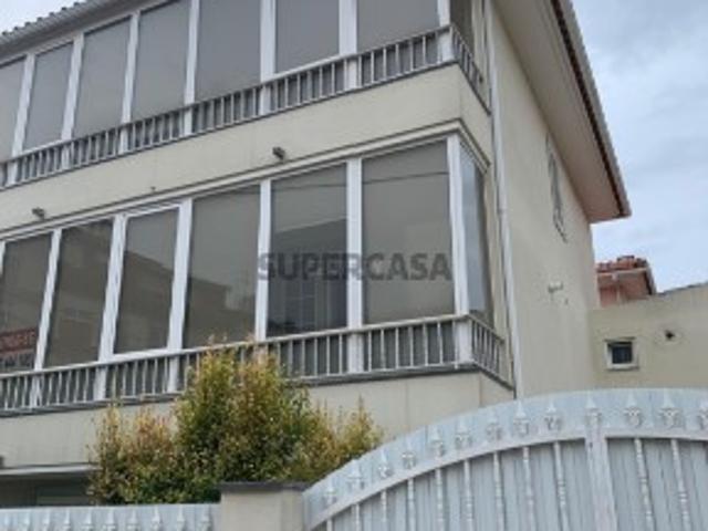 Moradia T4 em São Domingos de Rana