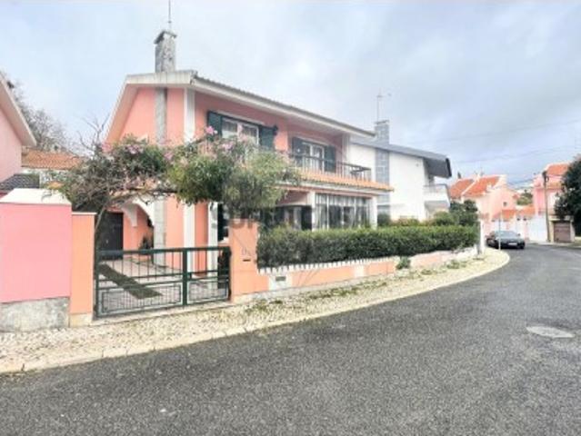 Moradia T4 em São Domingos de Rana