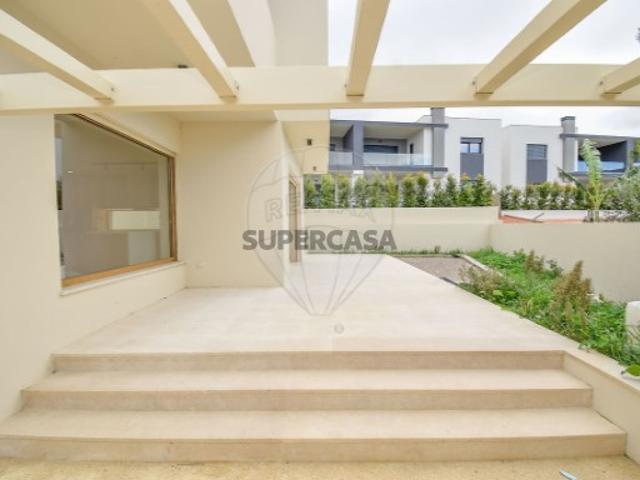 Moradia T4 em São Domingos de Rana