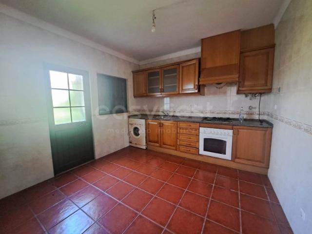 Moradia T4 em São Luís, com áreas amplas e excelente potencial para habitação familiar