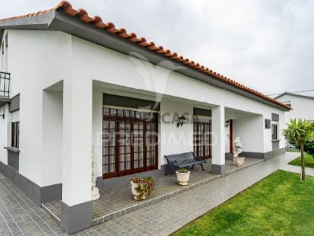 Moradia T4 em São Mateus da Calheta