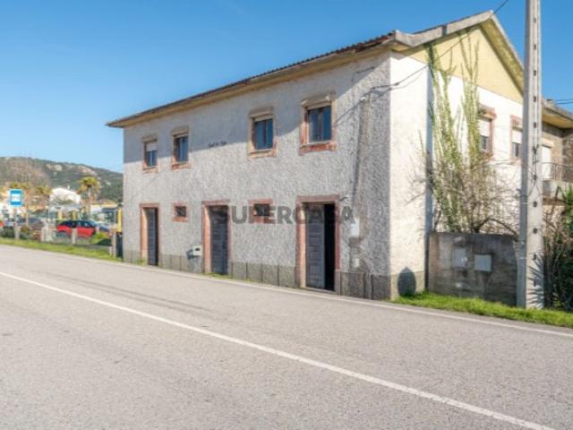Moradia T4 em São Miguel de Poiares