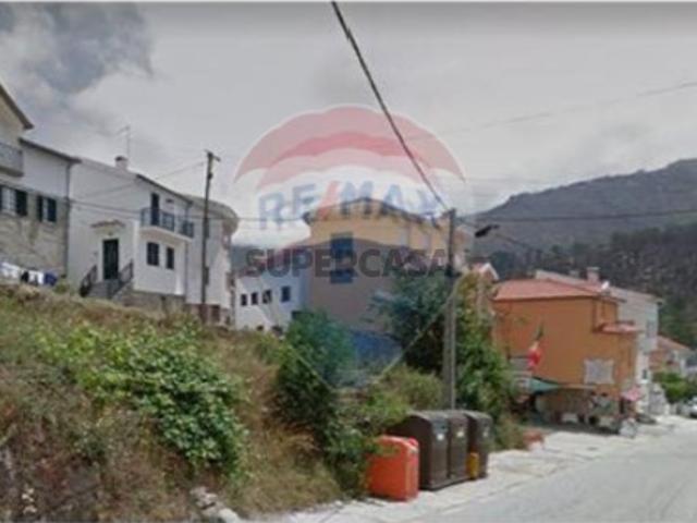 Moradia T4 em Sabugueiro