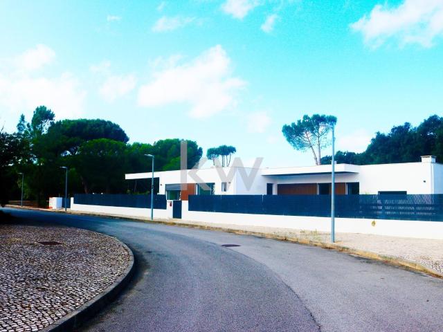 Moradia T4 em Santo Estevão