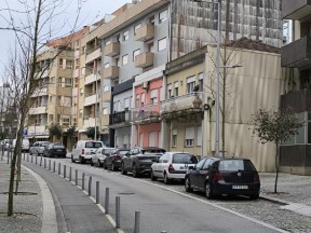 Moradia T4 em Santo Tirso, Couto S.Cristina e S.Miguel e Burgães
