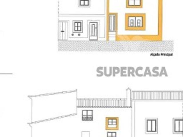Moradia T4 em Sé e São Lourenço