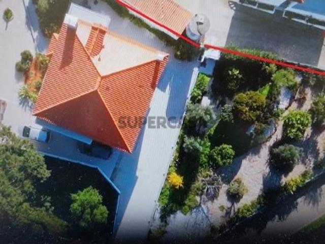 Moradia T4 em Serra e Junceira
