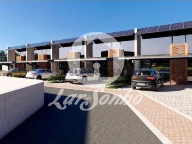 Moradia T4 em Rio Covo Santa Eulália