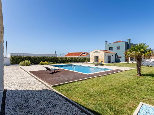 Moradia T4, em Sintra/Assafora, piscina e terreno de 3.720m2