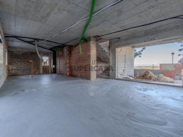 Moradia T4 em Sobral de Monte Agraço