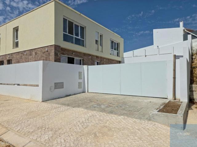 Moradia T4 em Tires 180m² São Domingos De Rana