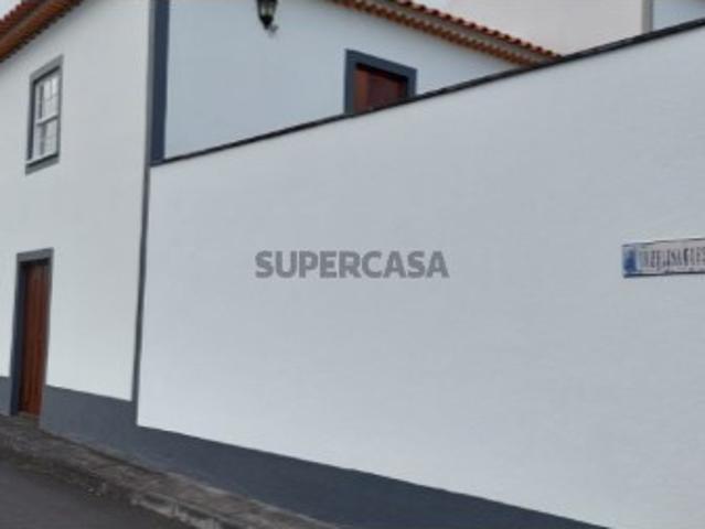 Moradia T4 em Urzelina São Mateus