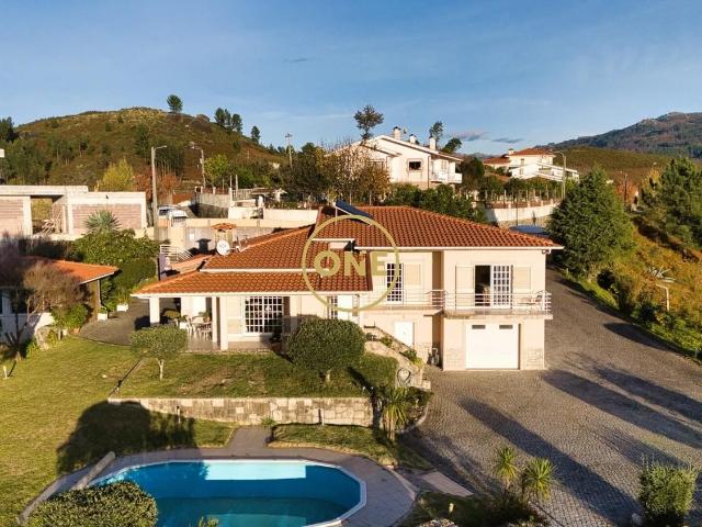 Moradia T4 em Valdreu Vila Verde