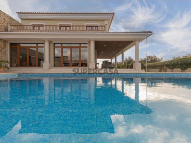 Moradia T4 com Piscina num terreno com 1645m2 Palmela