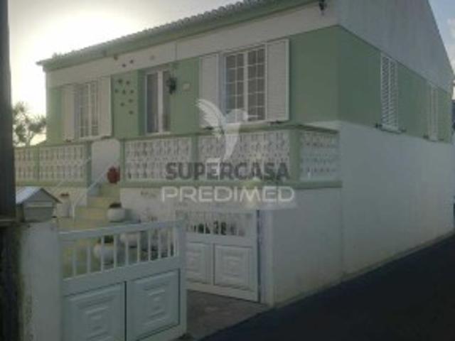 Moradia T4 em Vila de São Sebastião