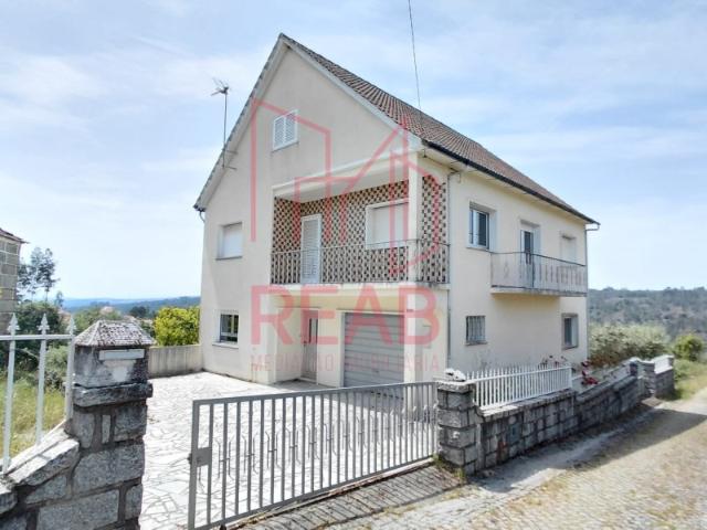 Moradia T4 em Vila Longa, Sátão