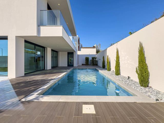 Moradia T4, Ericeira, A Casa das Casas