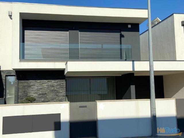Moradia T4 + Escritório na Vila de Prado! Pronto a escriturar | 26073901167