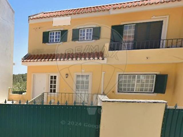 Moradia T4 geminada no Zambujeiro, Alcabideche