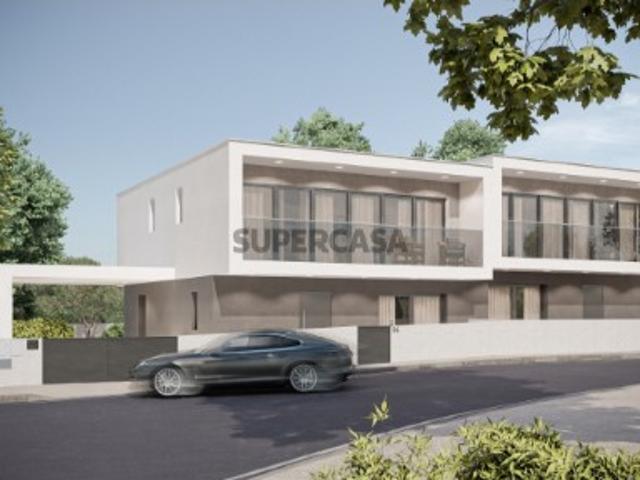 Moradia T4 Geminada com piscina em Caldas da Rainha