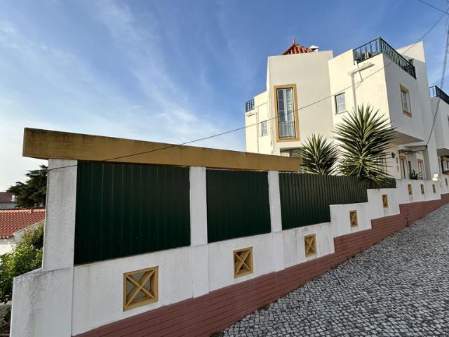 Moradia T4 Geminada