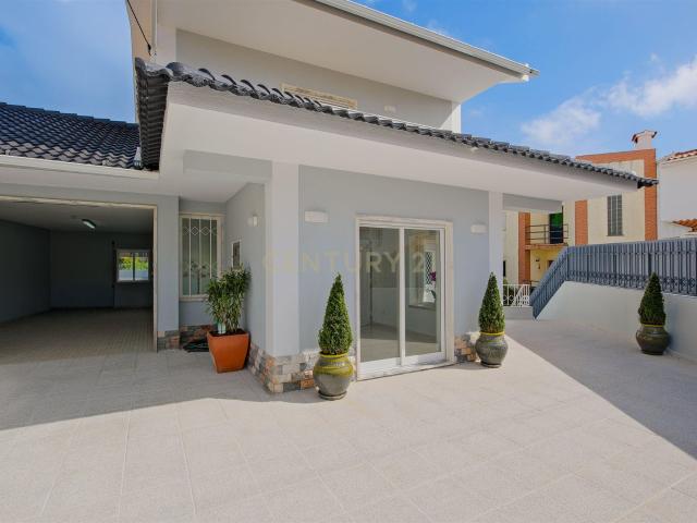 Moradia T4 independente à venda, Abuxarda Alcabideche Ca. 144m² Alcabideche