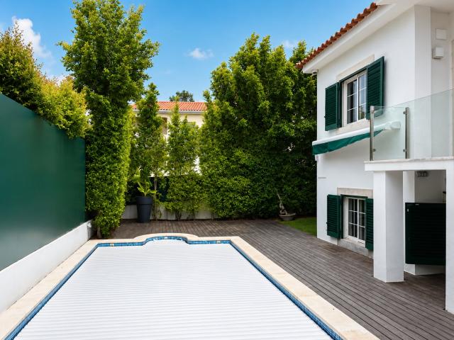 Moradia T4 Independente com Piscina e Garagem | Estoril, Cascais ‍♂️